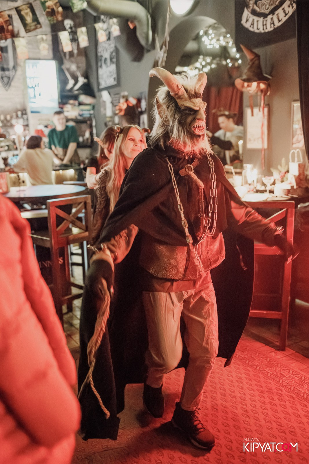 MERRY CREEPYSTMASS AND SPOOKY NEW YEAR — QUEEN OF THE DARKNESS BAR. КИПЯТКОМ АЛМАТЫ!