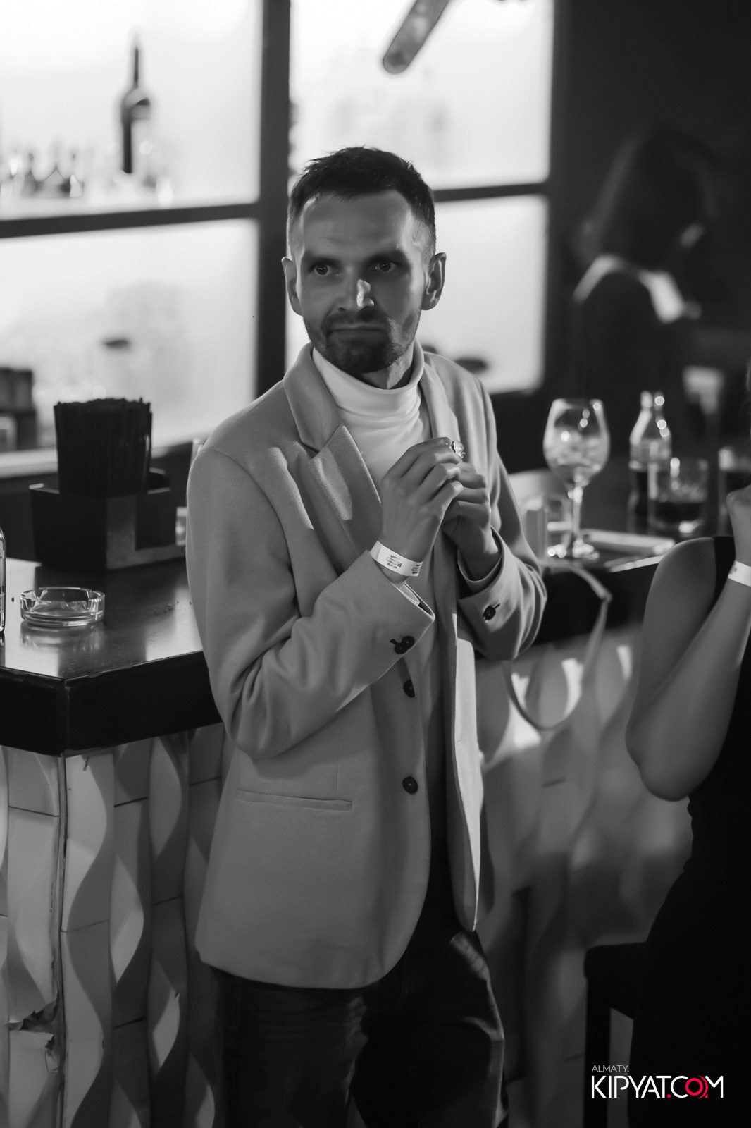 UYAT EMES BAR. КИПЯТКОМ АЛМАТЫ!