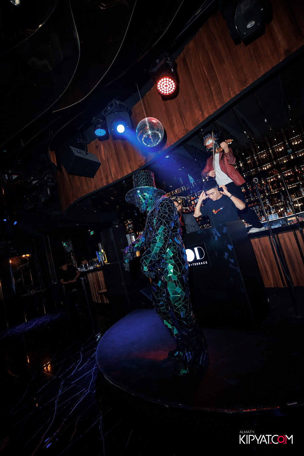 MOOD KARAOKE BAR & TERRACE. КИПЯТКОМ АЛМАТЫ!