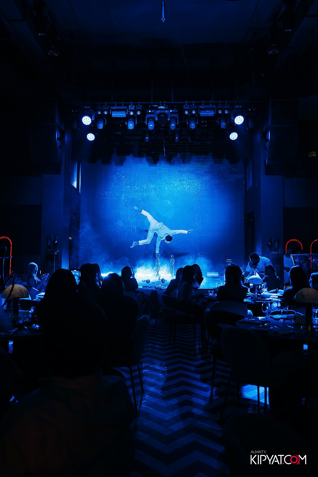 QUEEN. КИПЯТКОМ АЛМАТЫ!