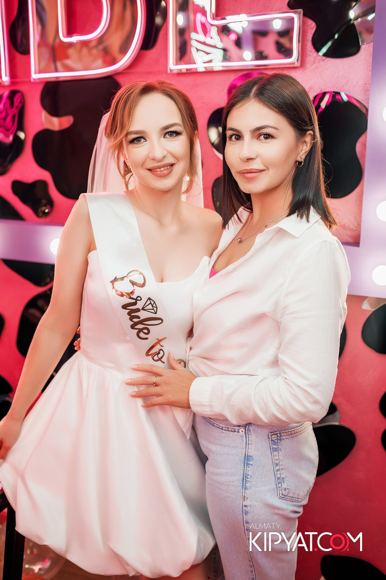 Ухо и Медведь на Курмангазы. КИПЯТКОМ АЛМАТЫ!