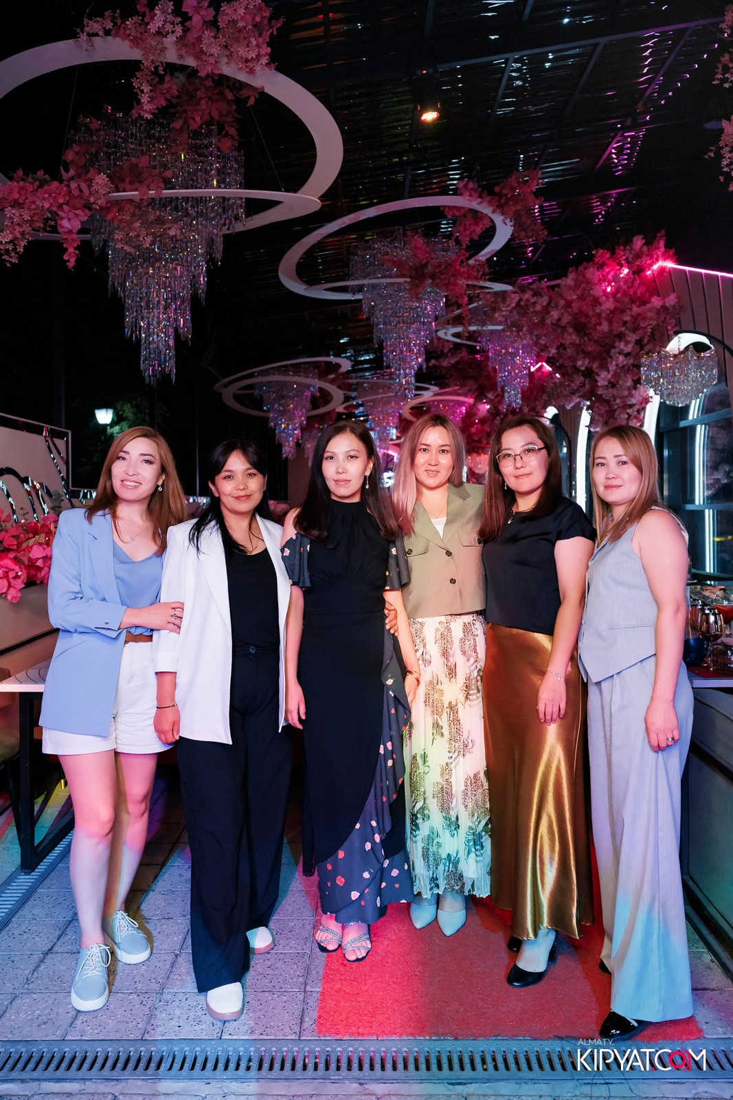 ЗАЯ, НА БИС. КИПЯТКОМ АЛМАТЫ!