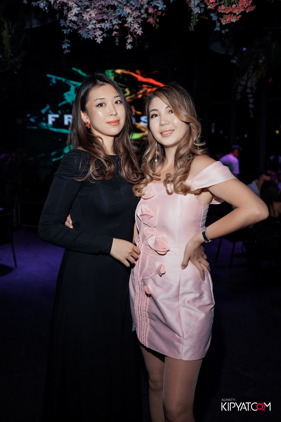 FRIENDS BAR & TERRACE. КИПЯТКОМ АЛМАТЫ!