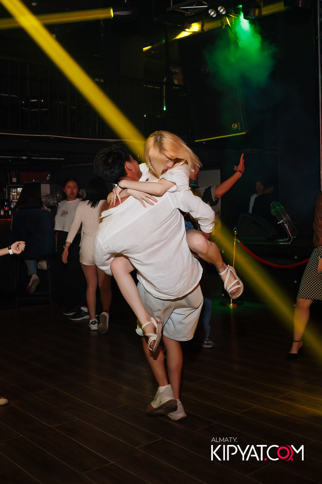 НОЧНОЙ КЛУБ ICON. КИПЯТКОМ АЛМАТЫ!