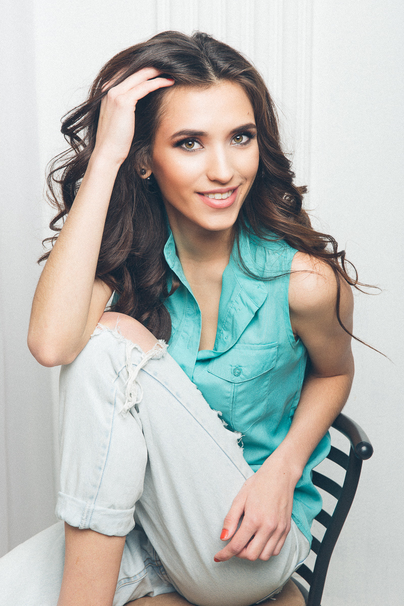 Стильные студийные съемки. Александр Чернин. Семейный и событийный фотограф