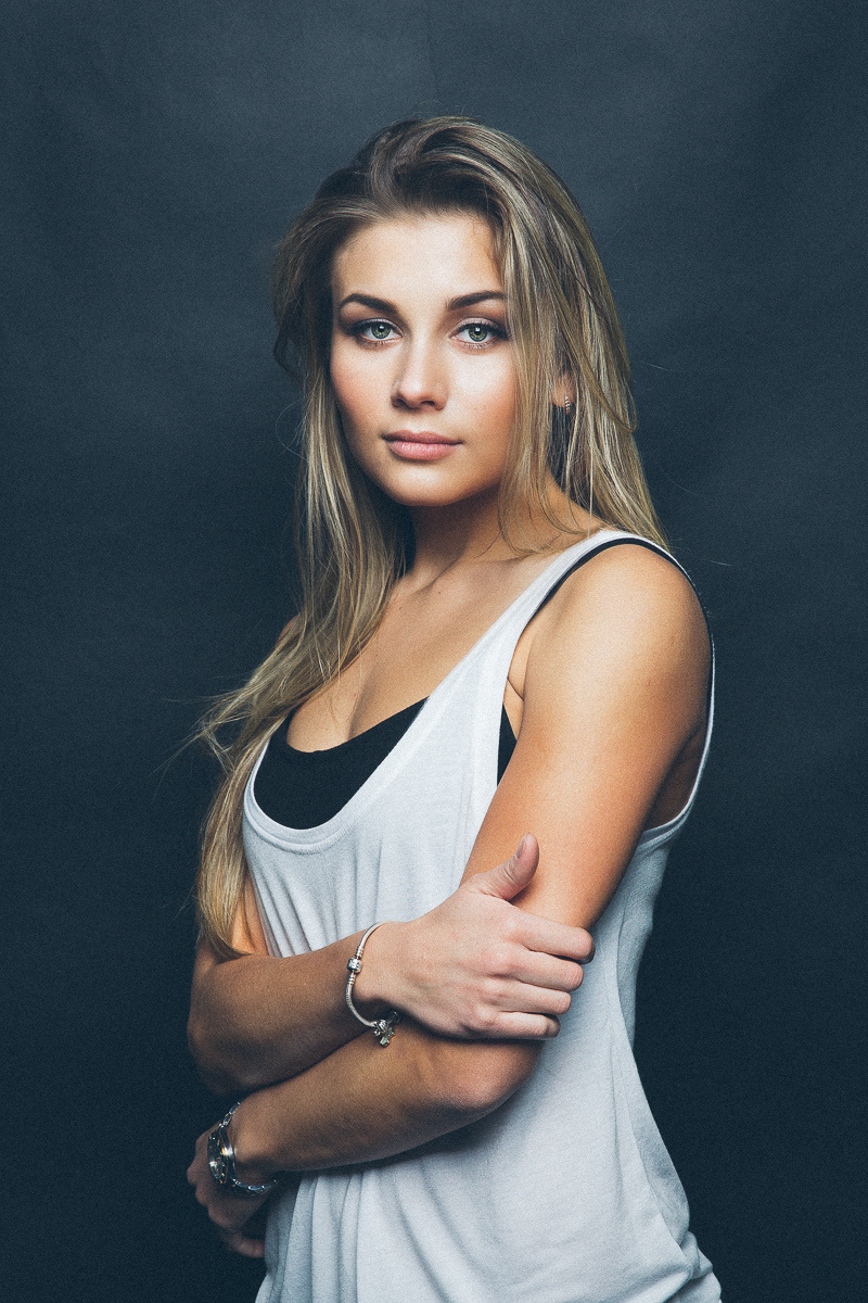 Стильные студийные съемки. Александр Чернин. Семейный и событийный фотограф