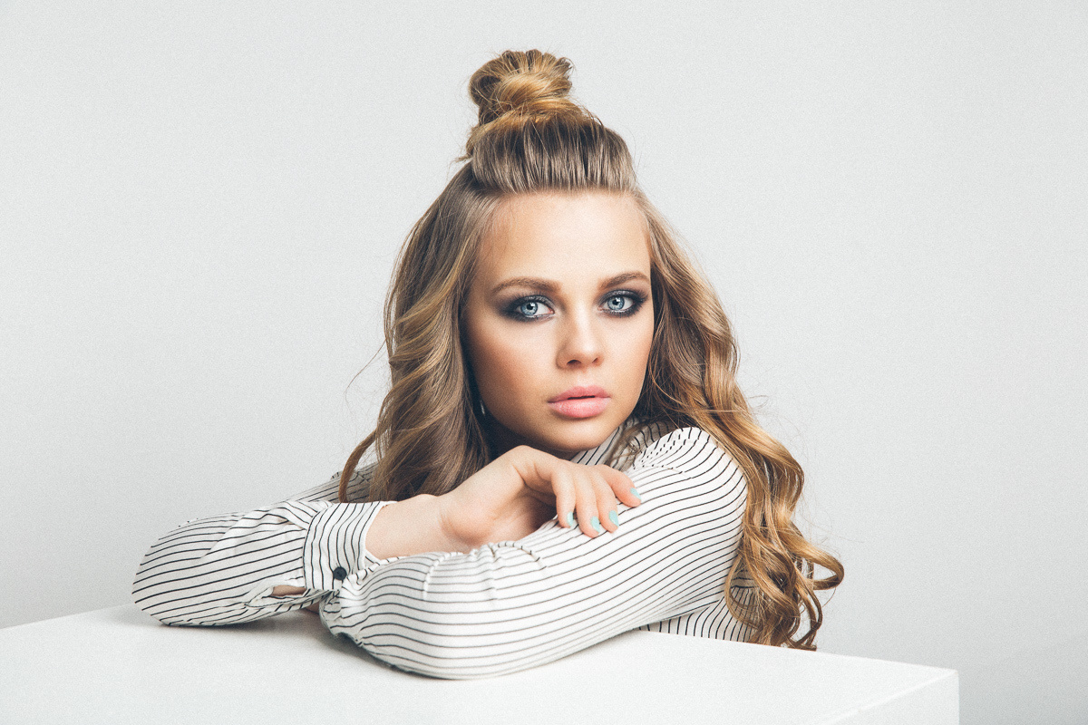 Стильные студийные съемки. Александр Чернин. Семейный и событийный фотограф