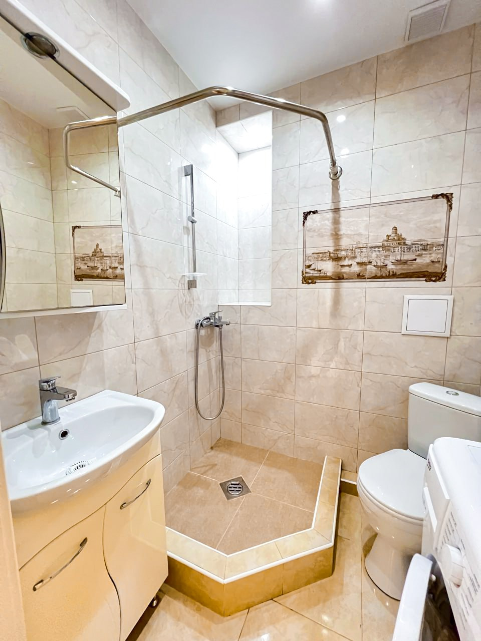 Отличный вариант для отдыха семьей, командировки, путешествия с друзьями. Квартиры посуточно, длительно в Сочи, LARA APART GROUP