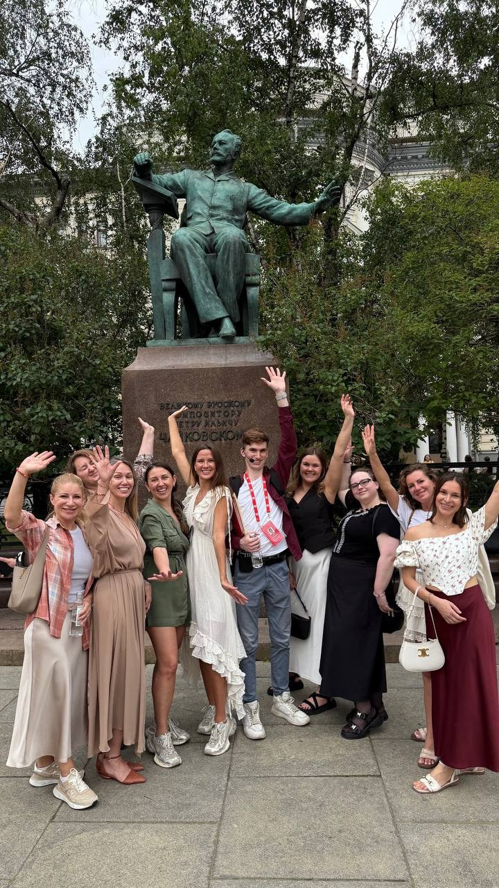 Серафим Гончаров  - аттестованный экскурсовод по Москве. П&П — Полезное с Приятным. Фотоэкскурсии — Москва на память. Экскурсовод и фотограф в Москве. Увези столицу в своём альбоме!