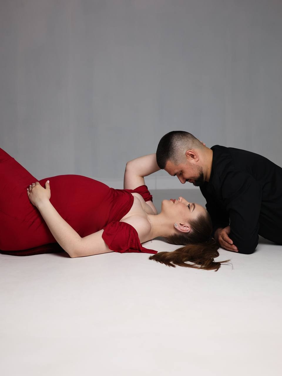 Фотосессия в красном стиле. Фотограф ANNA GEREIHAN