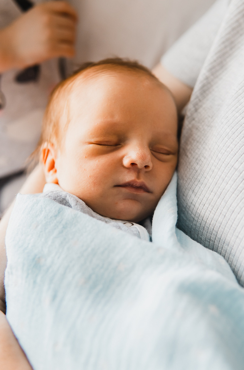 Домашняя фотосессия новорожденного в Воронеже. Фотограф для семей и экспертов в г. Воронеж Ирина Круглова