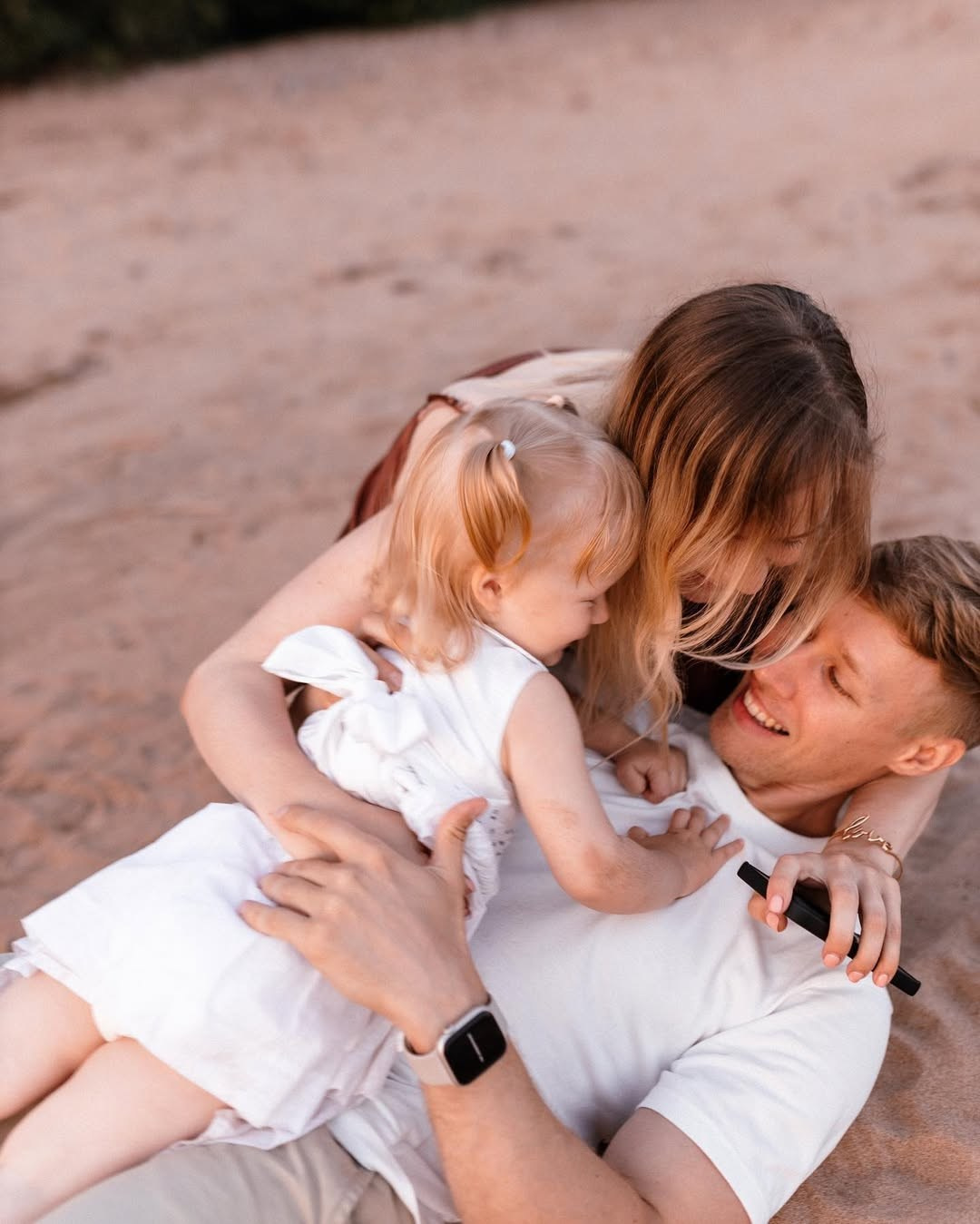 Семейная фотосессия на пляже. Фотограф Евгения Чернышева