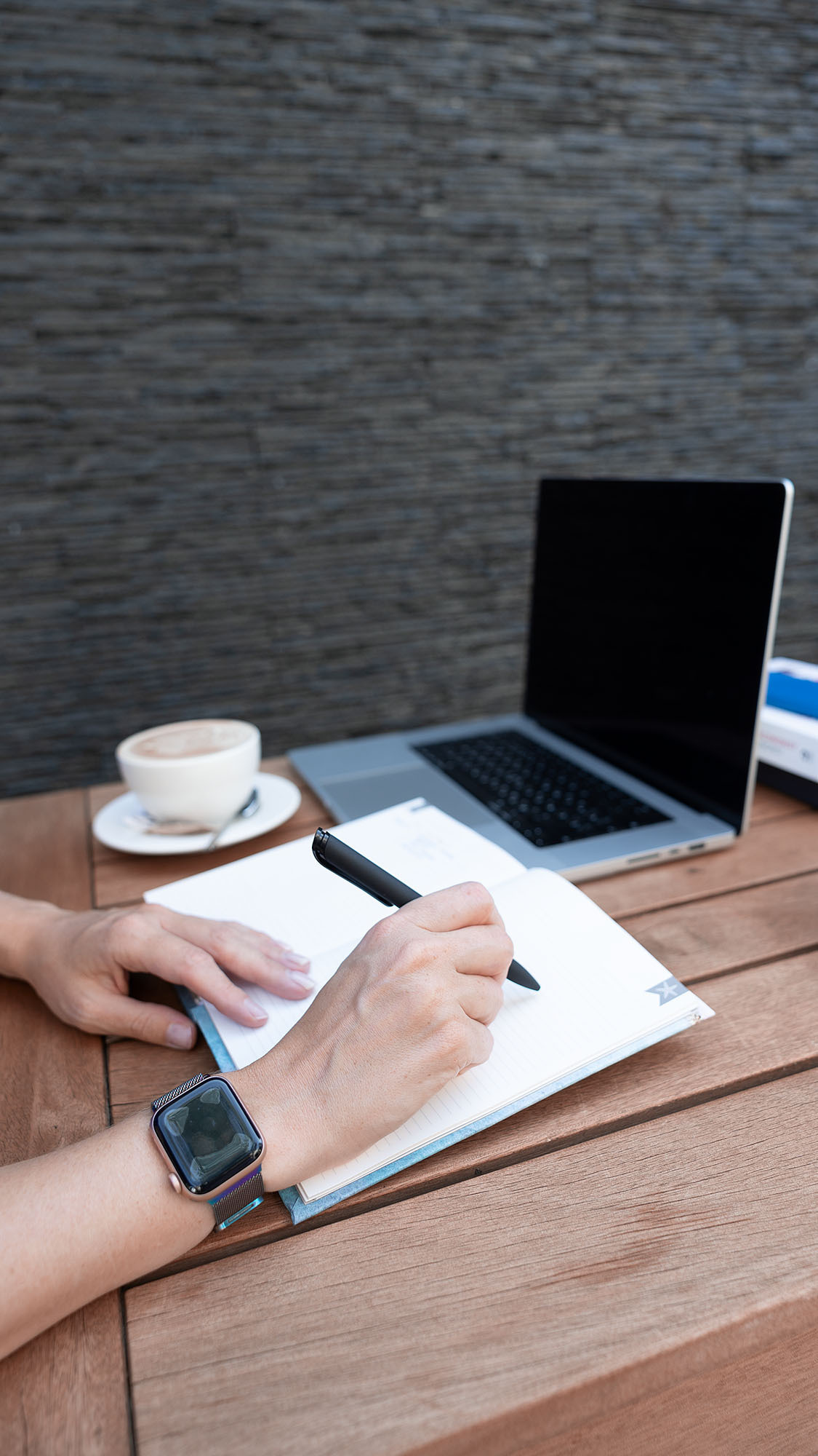 Инга — Контент съемка для финансиста. Портретный фотограф, контент фотограф, продающие фото в Москве и МО