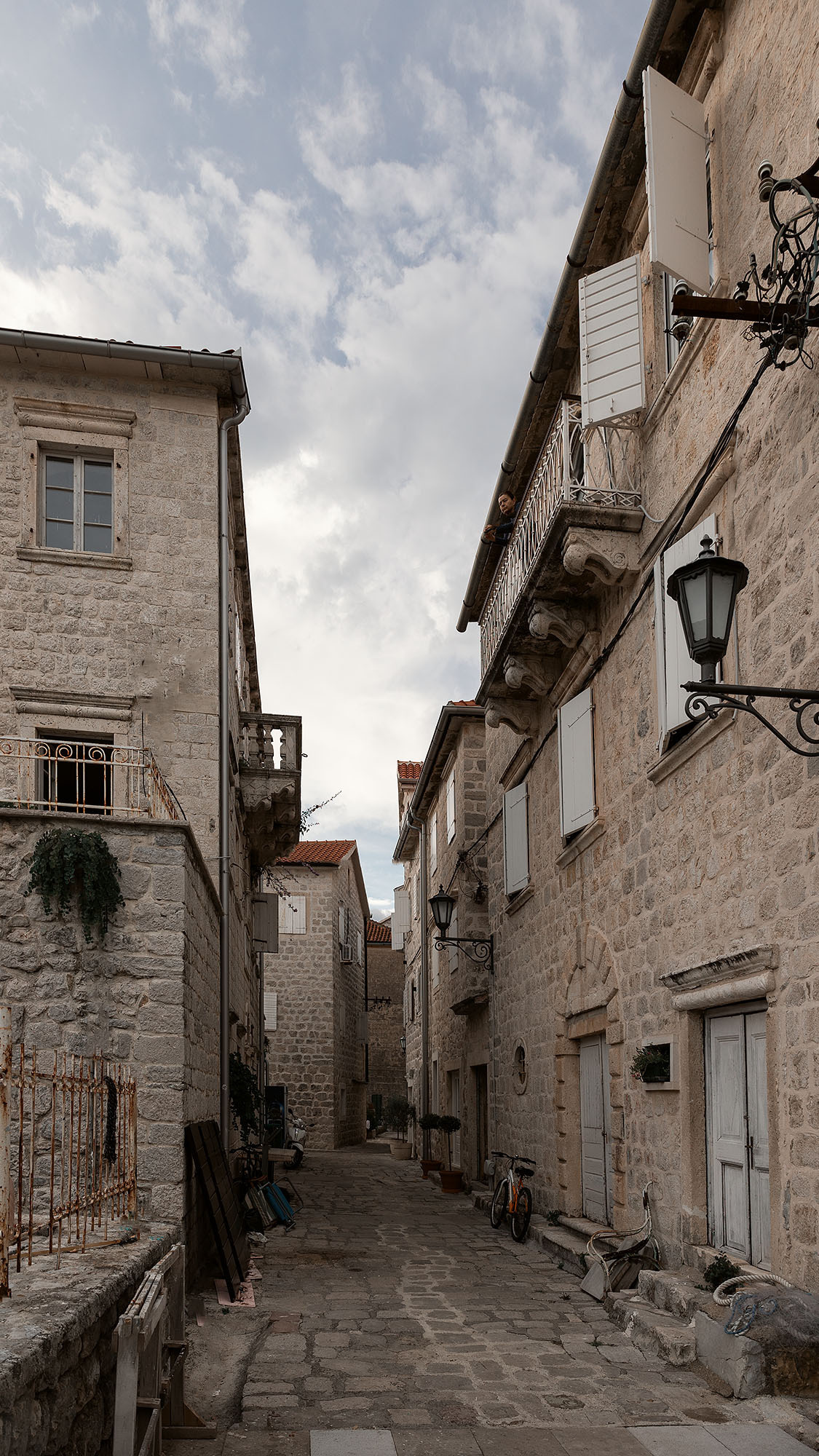 Рисан и Пераст. Портретный фотограф, контент фотограф, продающие фото в Москве и МО