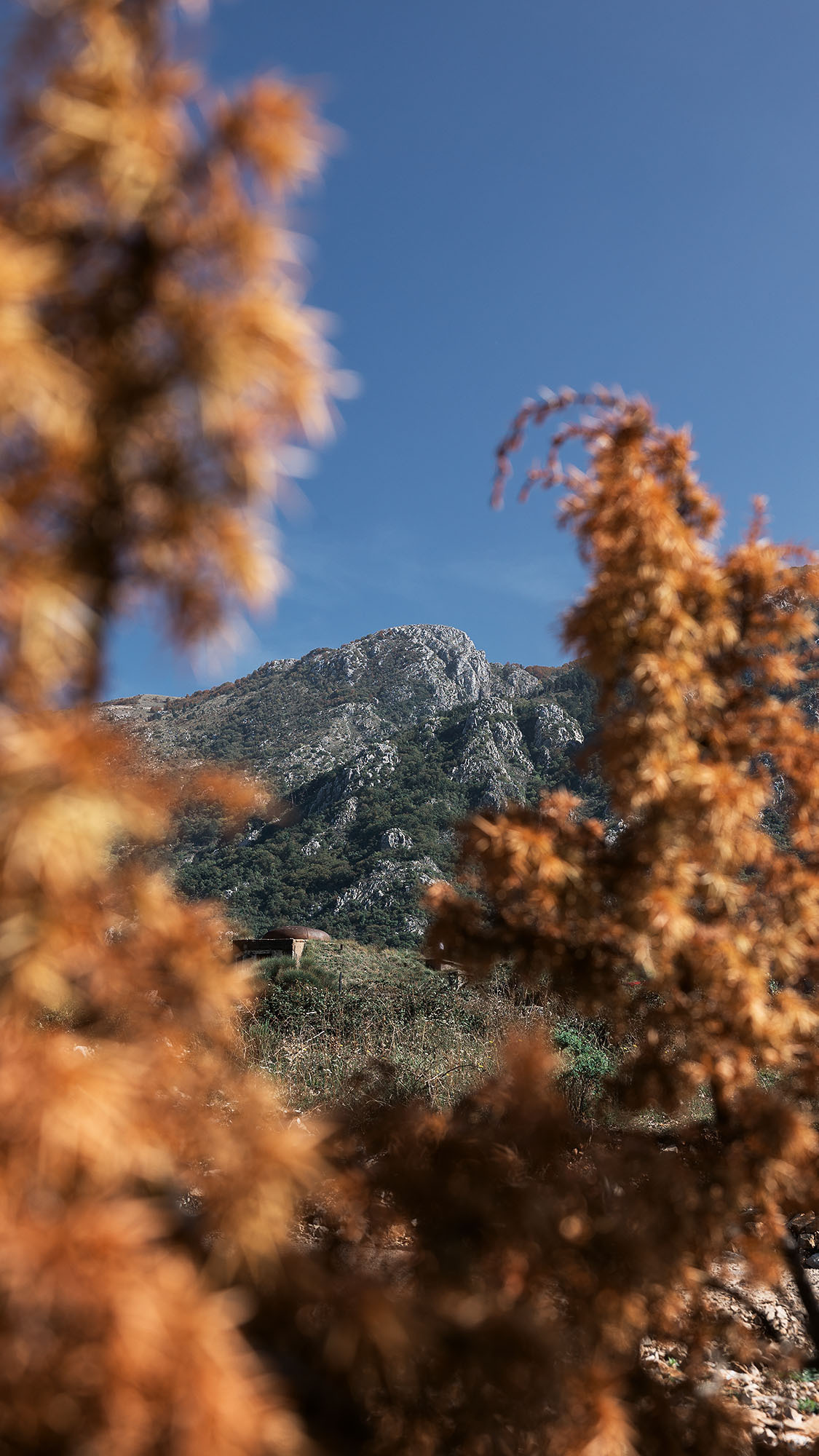 Монастырь Острог и дорога к нему. Портретный фотограф, контент фотограф, продающие фото в Москве и МО