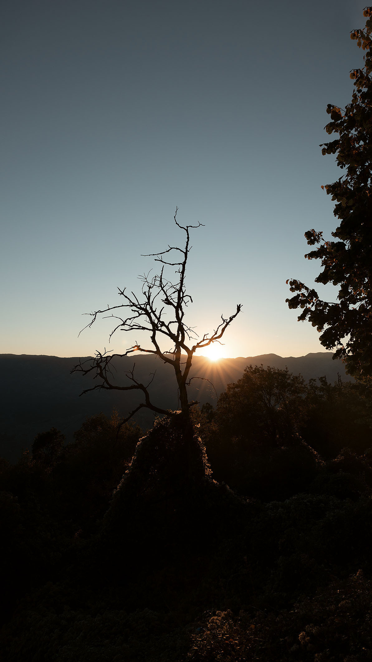 Монастырь Острог и дорога к нему. Портретный фотограф, контент фотограф, продающие фото в Москве и МО