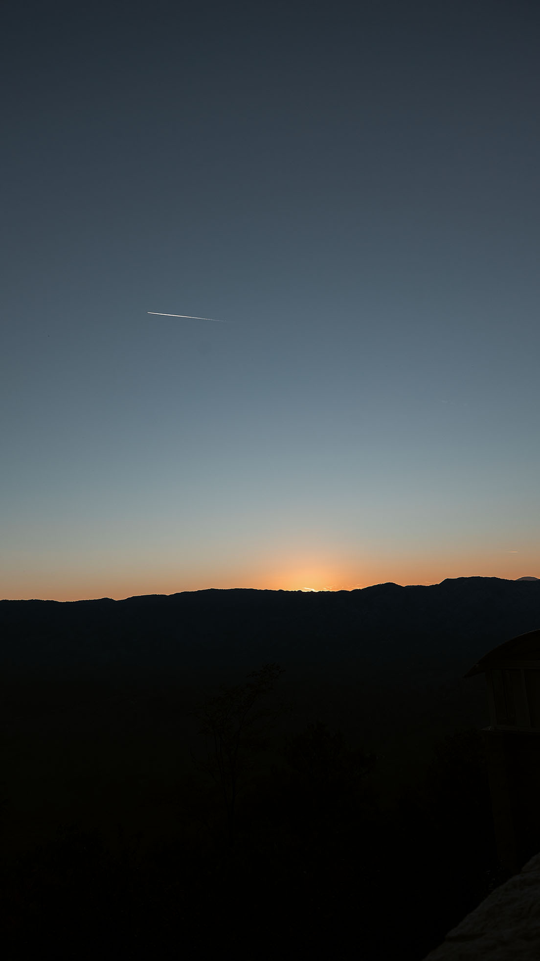 Монастырь Острог и дорога к нему. Портретный фотограф, контент фотограф, продающие фото в Москве и МО