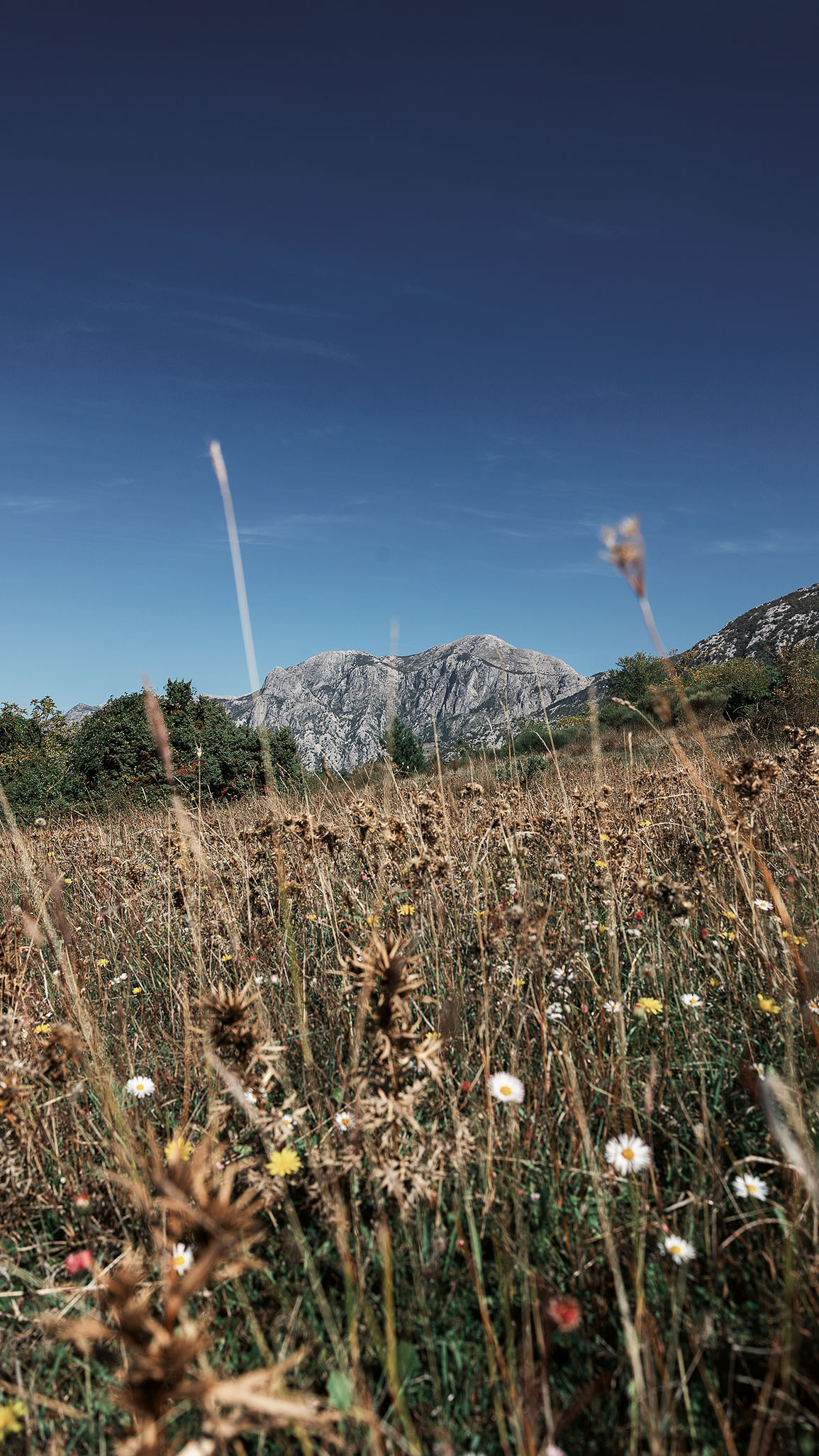 Монастырь Острог и дорога к нему. Портретный фотограф, контент фотограф, продающие фото в Москве и МО