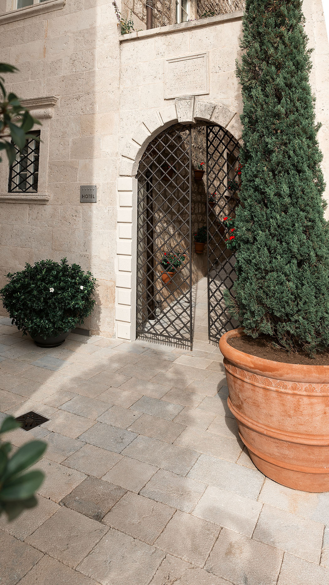 Рисан и Пераст. Портретный фотограф, контент фотограф, продающие фото в Москве и МО