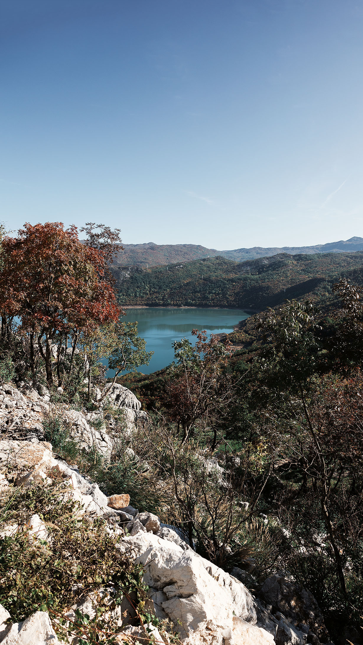Монастырь Острог и дорога к нему. Портретный фотограф, контент фотограф, продающие фото в Москве и МО