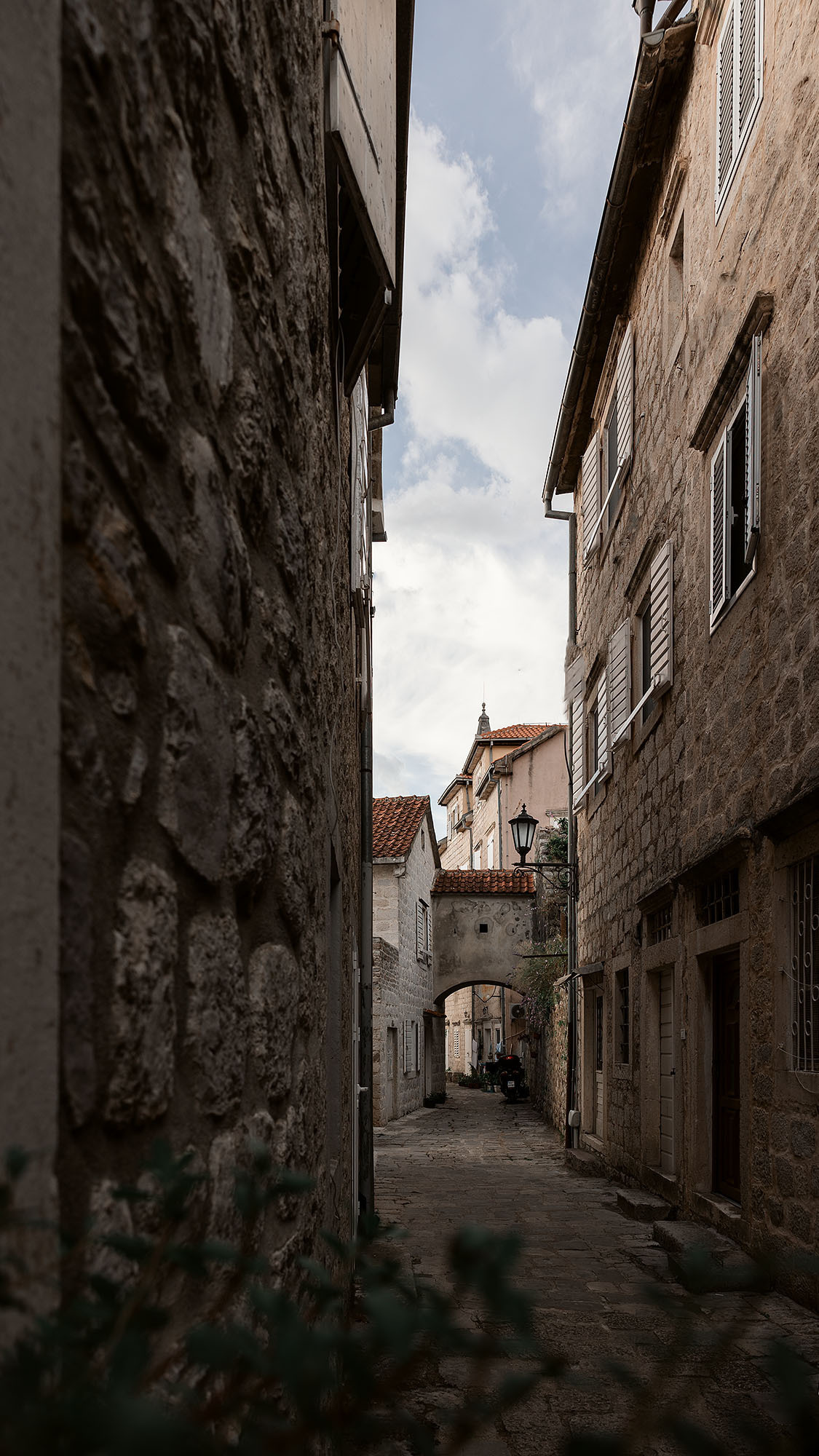 Рисан и Пераст. Портретный фотограф, контент фотограф, продающие фото в Москве и МО