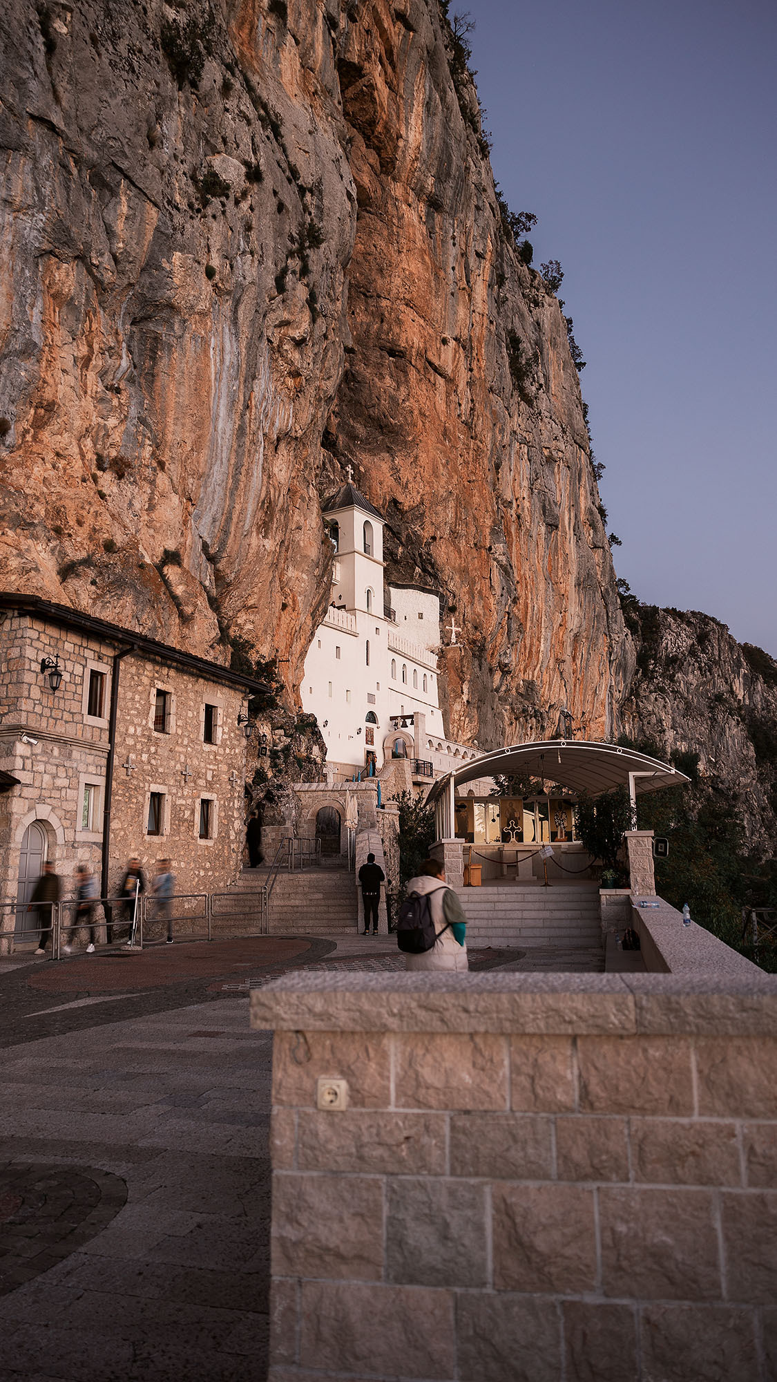 Монастырь Острог и дорога к нему. Портретный фотограф, контент фотограф, продающие фото в Москве и МО