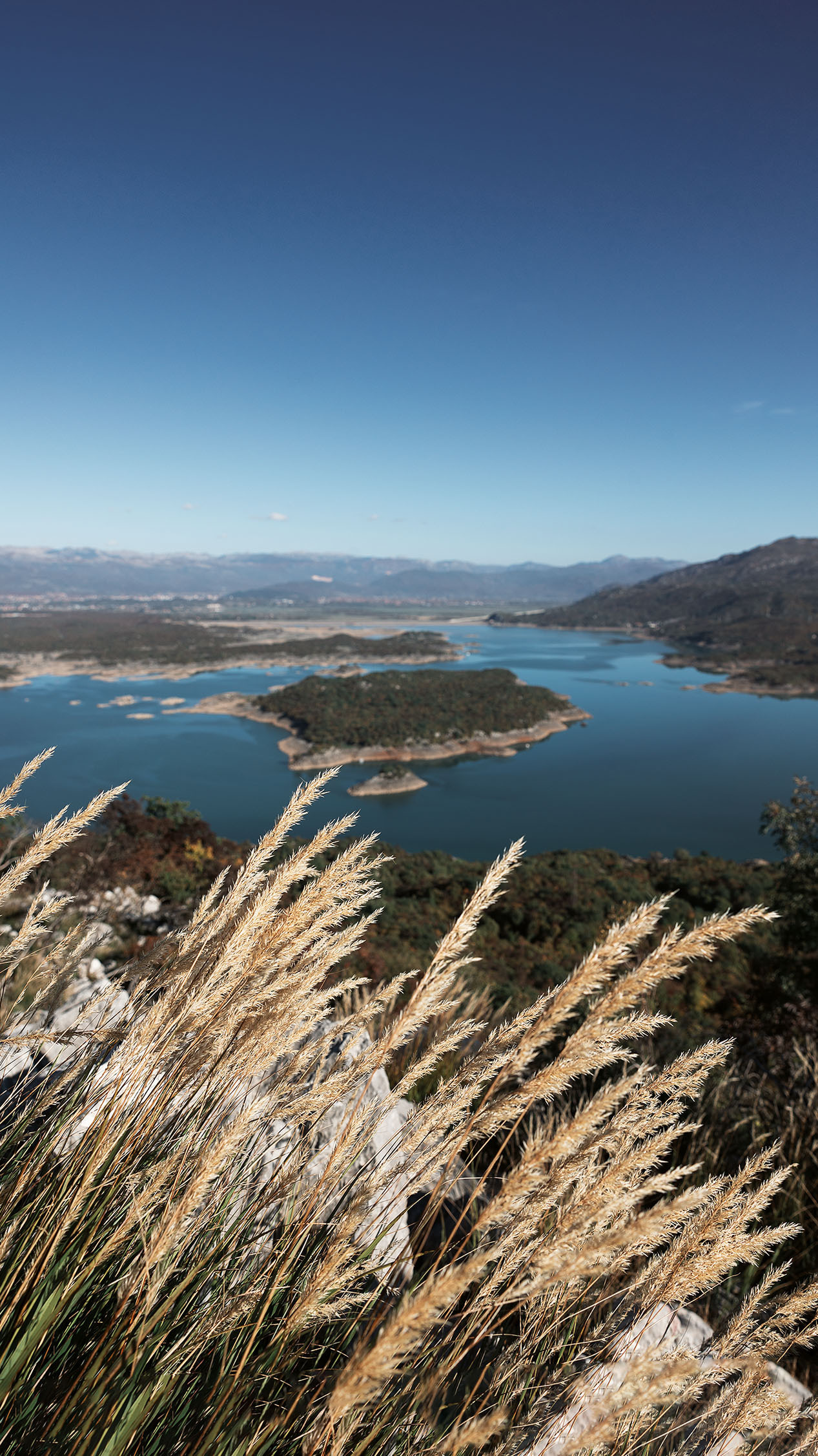 Монастырь Острог и дорога к нему. Портретный фотограф, контент фотограф, продающие фото в Москве и МО