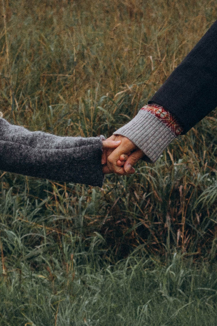 Фотосессия на природе Маша и Лиля. Семейный фотограф в Москве Анастасия Скоголева