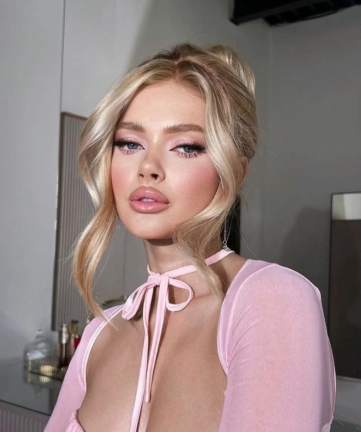 Образ невесты. Платье, макияж и укладка. Валеева Виктория | Свадебный фотограф в Ростове-на-Дону и Москве