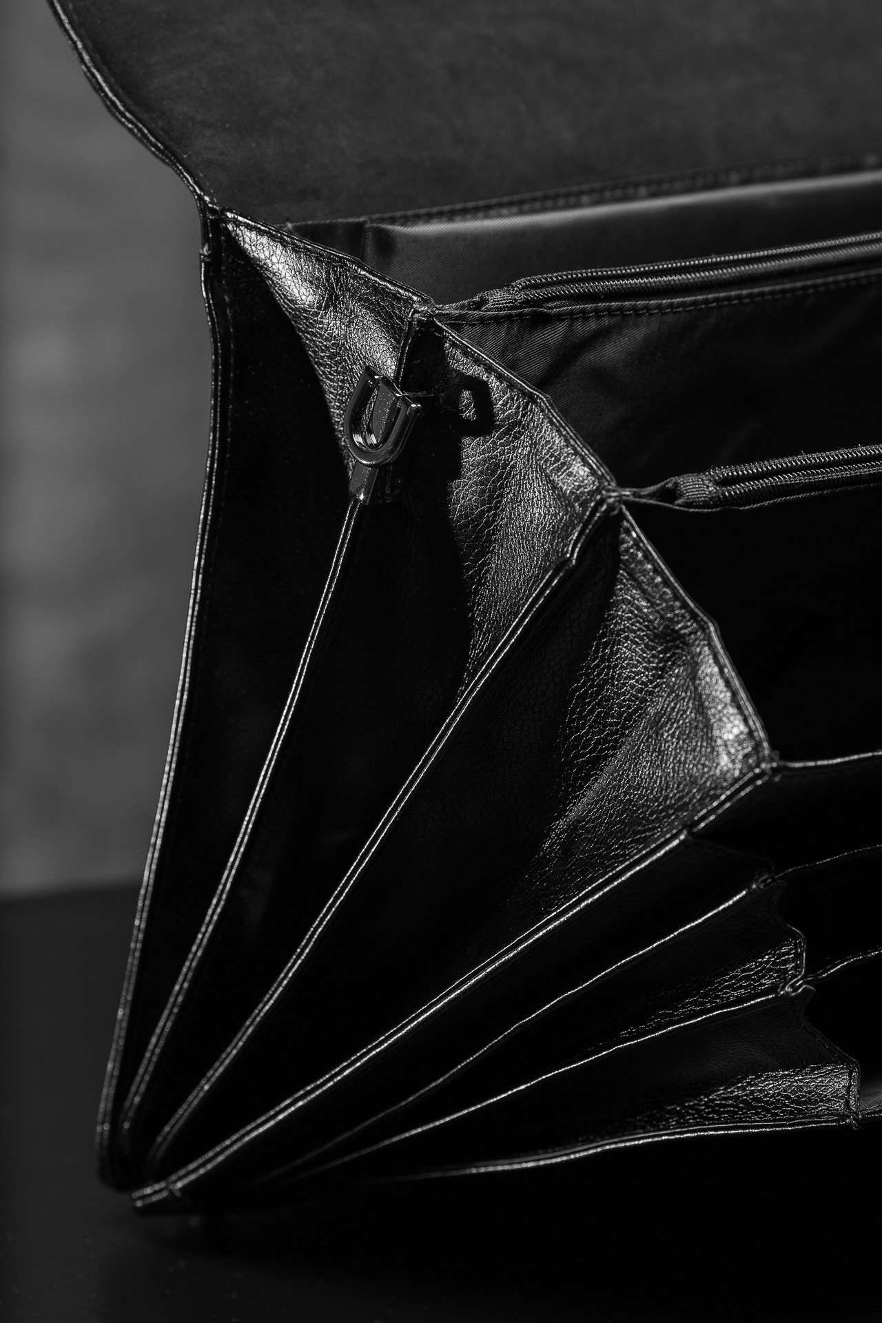 Сумки мужские. Фотосъёмка для бизнеса — предметное фото, репортаж с мероприятий, портреты людей, съёмка интерьера и экстерьера