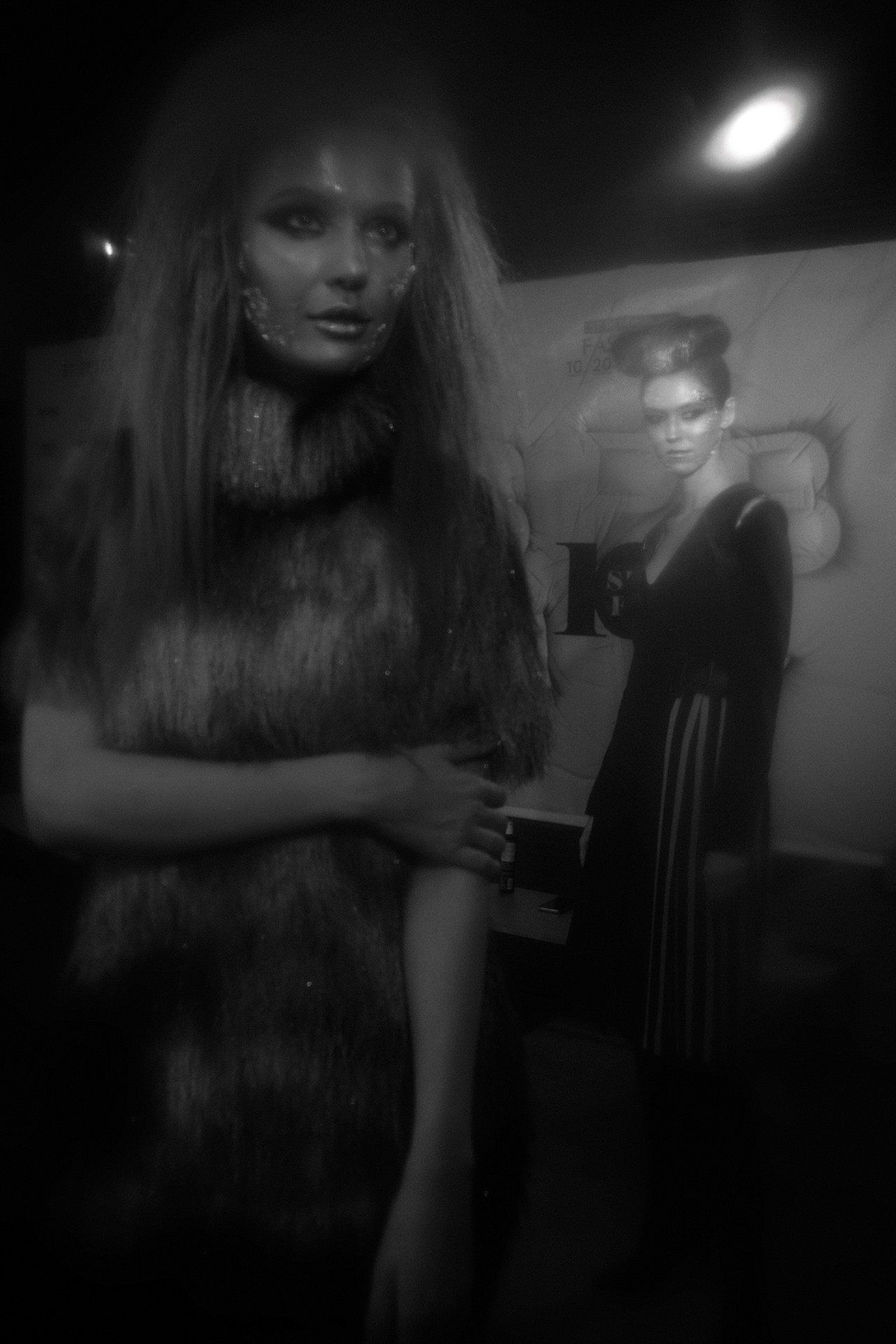 Сзади. SpbFW 2023. Репортажный и студийный фотограф в Санкт-Петербурге Марк Скворцов