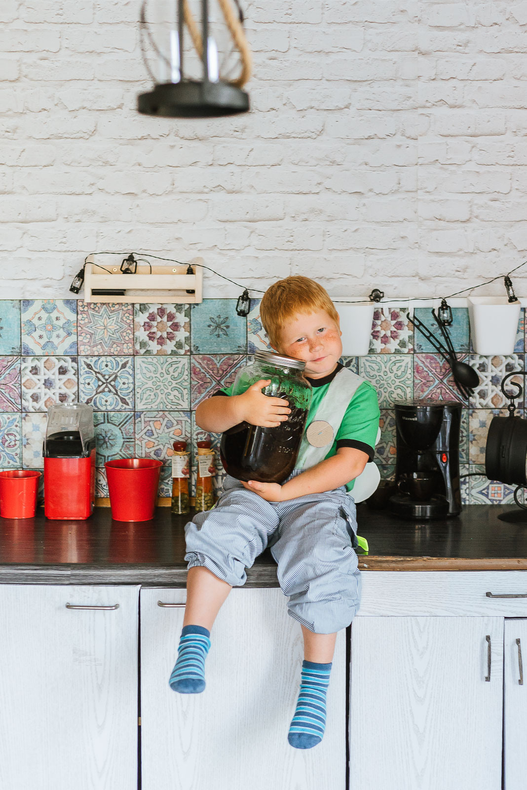 Савелий в образе Карлсона. Колодич Оксана детский и семейный фотограф