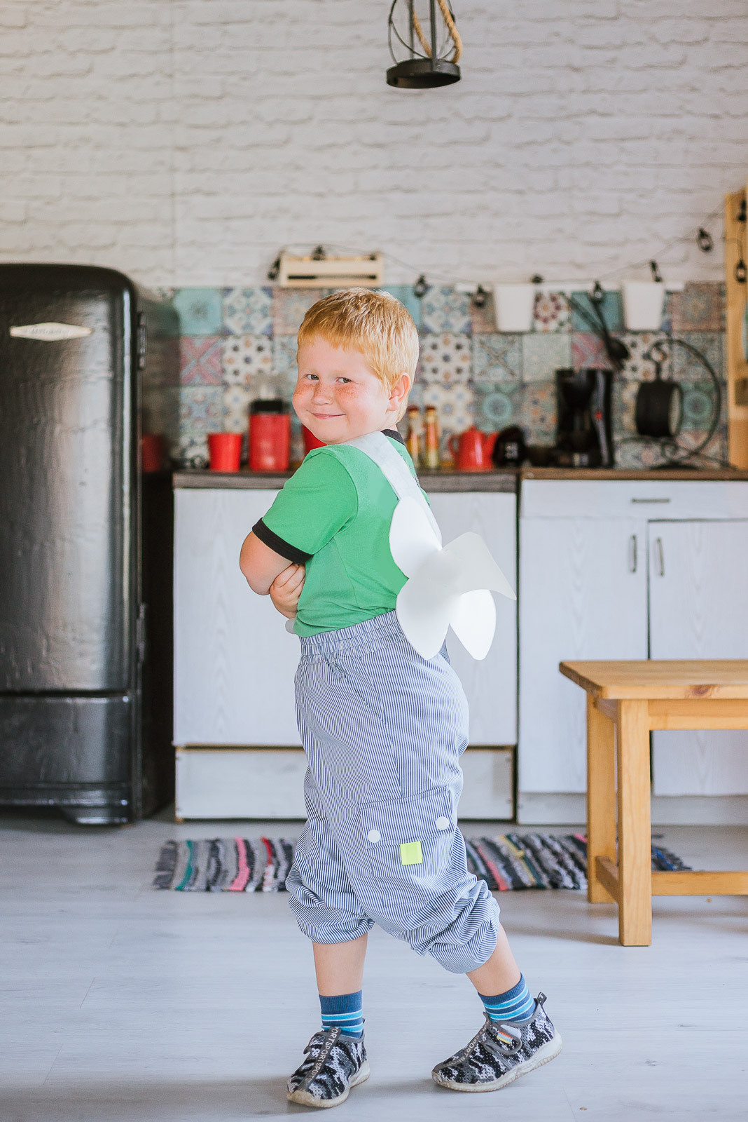 Савелий в образе Карлсона. Колодич Оксана детский и семейный фотограф