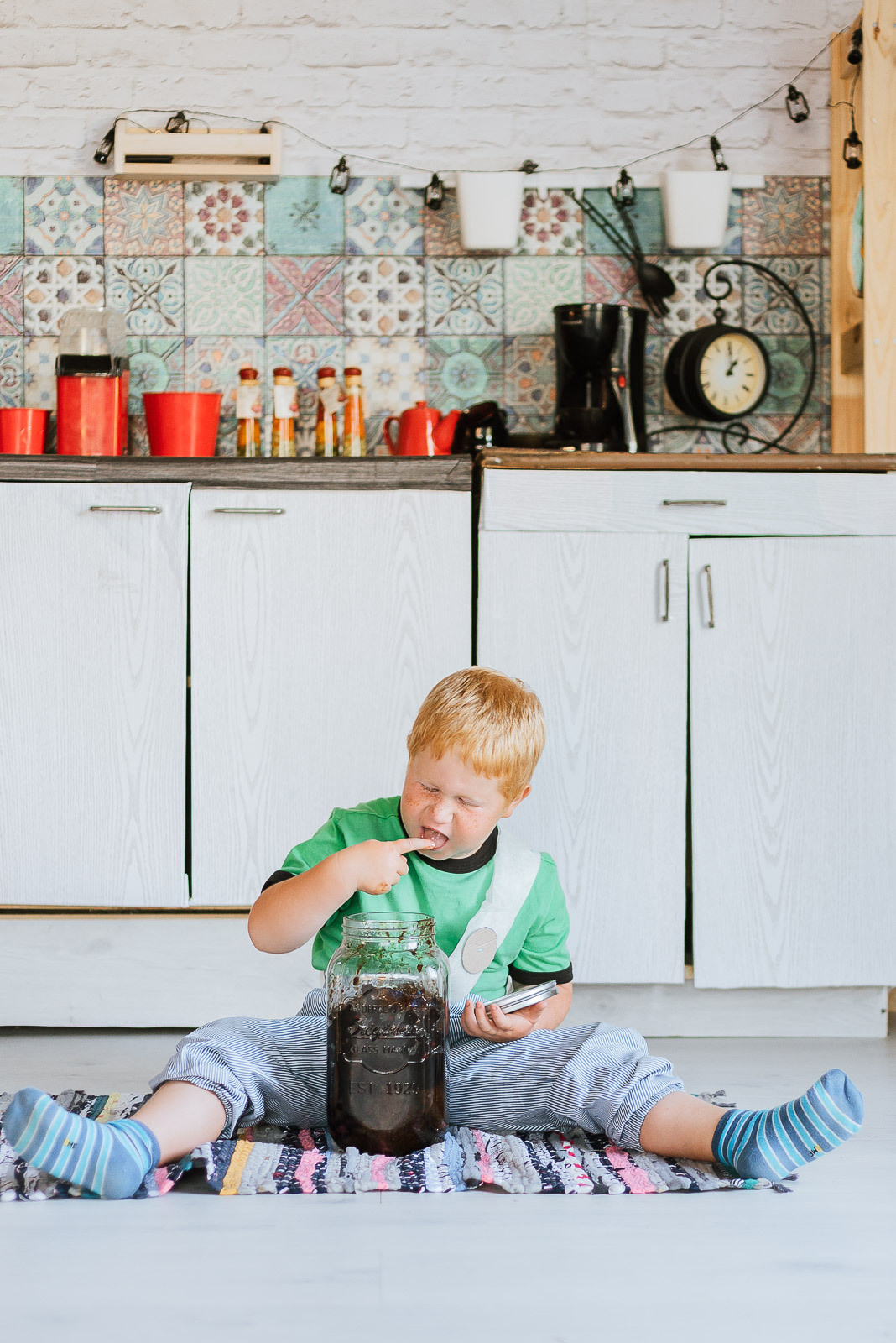 Савелий в образе Карлсона. Колодич Оксана детский и семейный фотограф