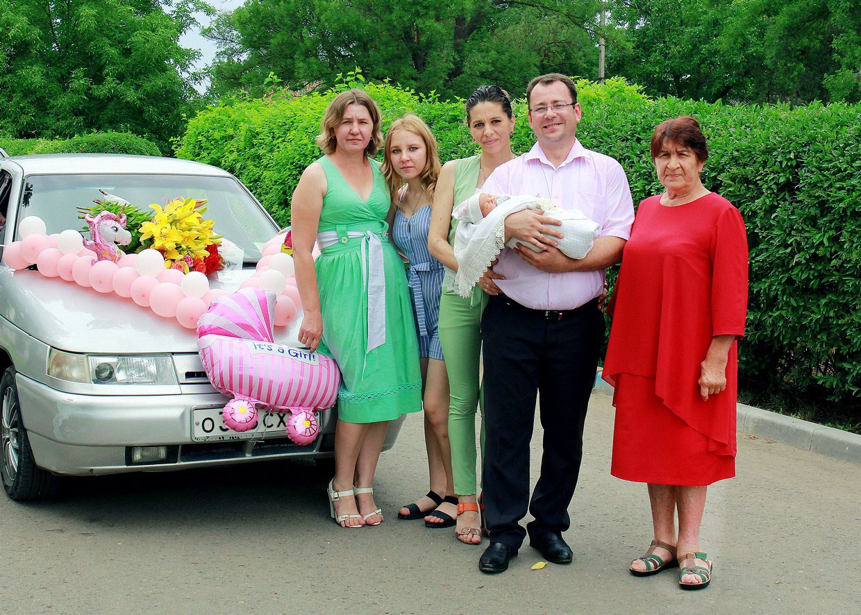 Выписка из роддома. Игорь Варава свадебный фотограф видеограф Белая Глина Краснодар