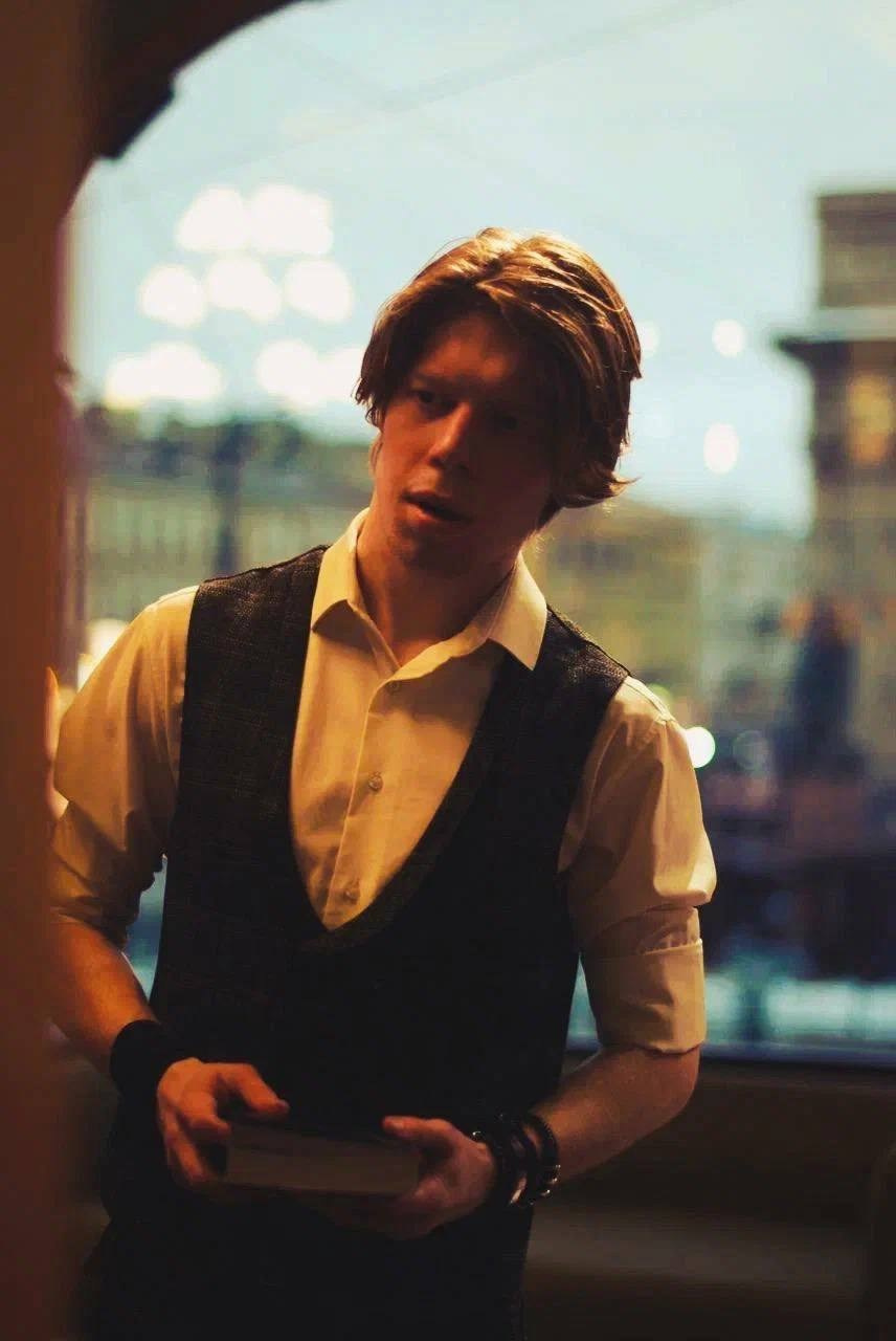 Осень. Костюмер, художник кино и телевидения в спб