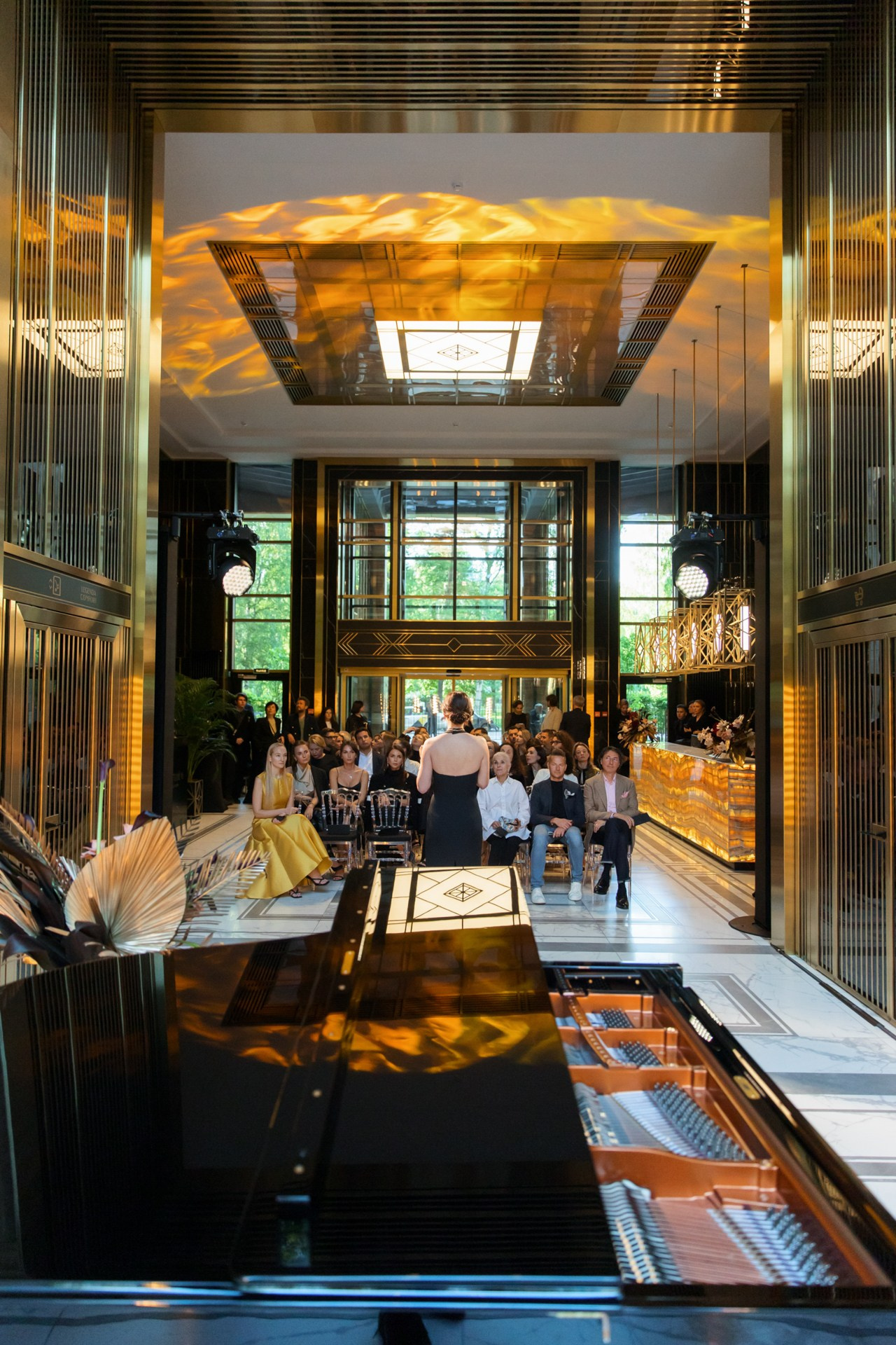 Светское. Фотограф событий, Максим Романенко