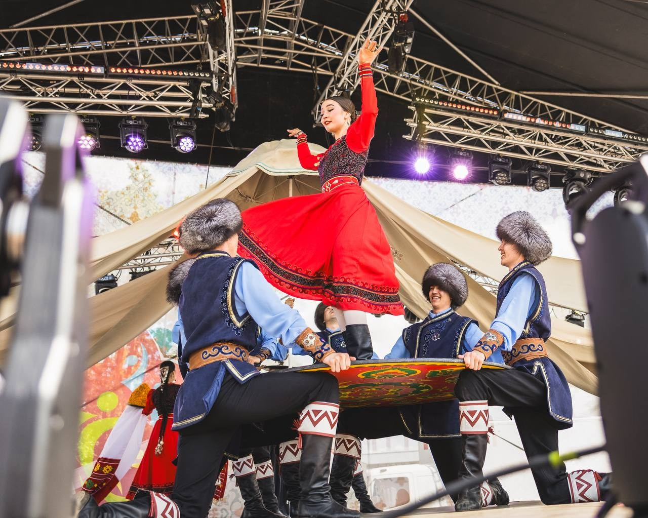 Сцена. Фотограф видеограф широкого профиля Денис Захаров