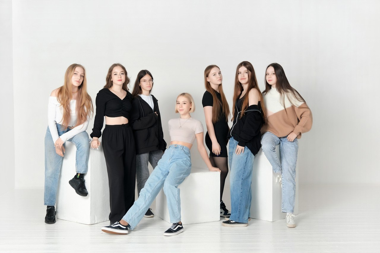 Старшие классы. Фотоальбом для школ и садиков с дополненной реальностью