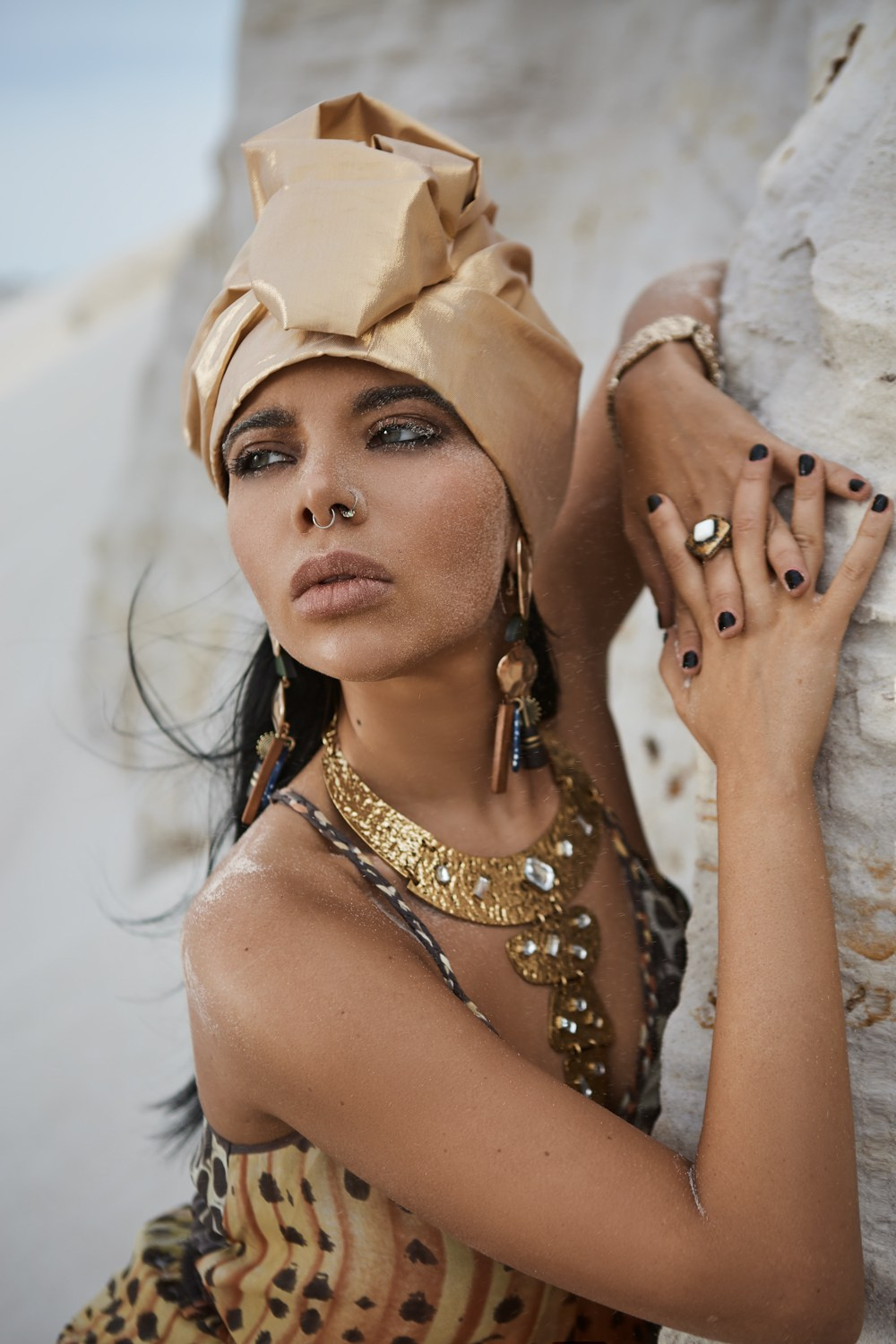 Модельная съемка в пустыне. Главная