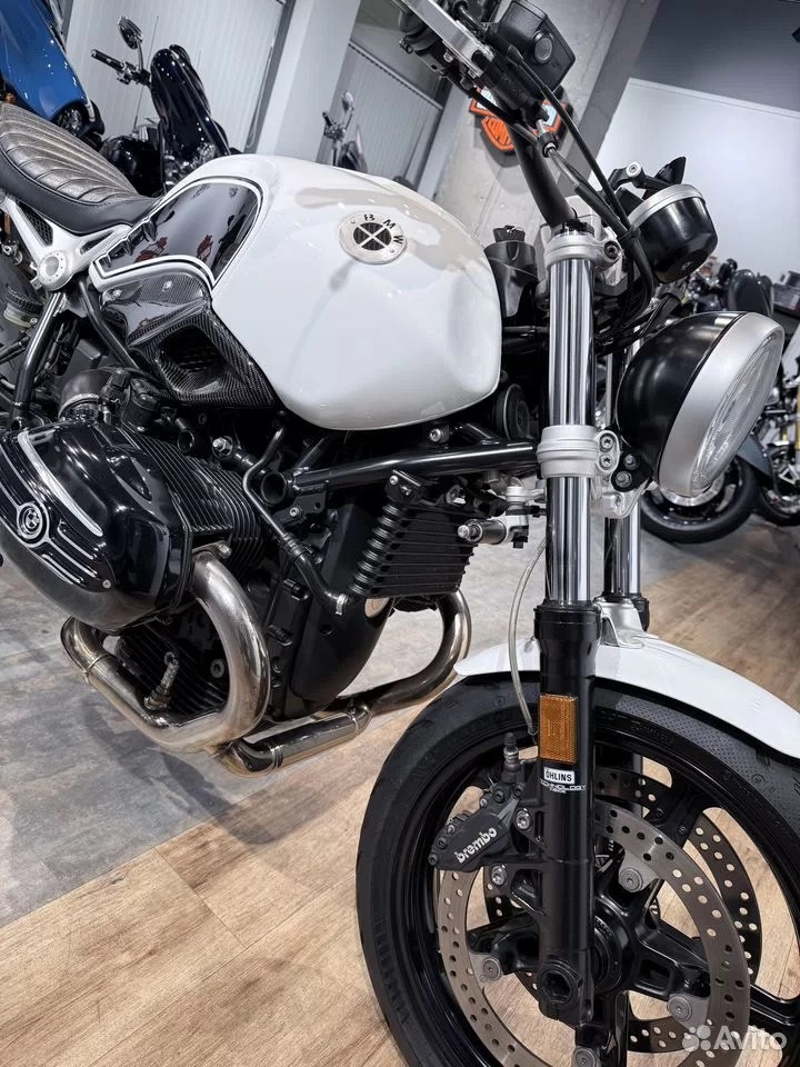 Купить BMW R9T (White Scrambler) — подробнее на сайте. Hello Davidson, Москва. Только хорошие мотоциклы…