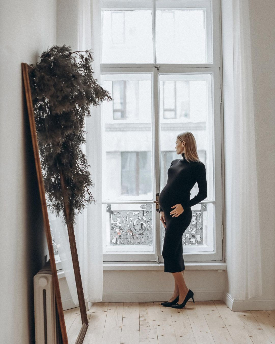 Беременность в интерьерной студии. Семейный и свадебный фотограф в Абакане Юлия Су