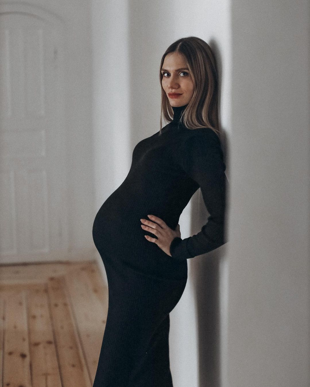 Беременность в интерьерной студии. Семейный и свадебный фотограф в Абакане Юлия Су