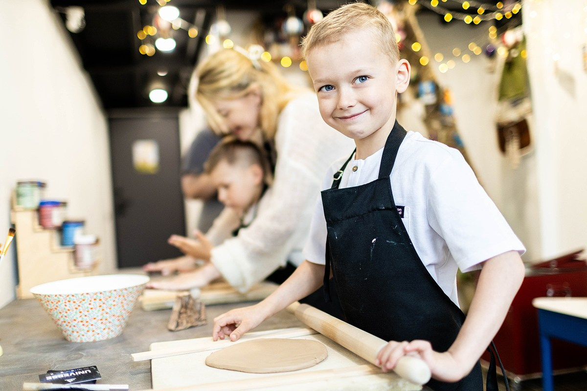 Семейные истории в гончарной мастерской. Детский и семейный фотограф Домодедово
