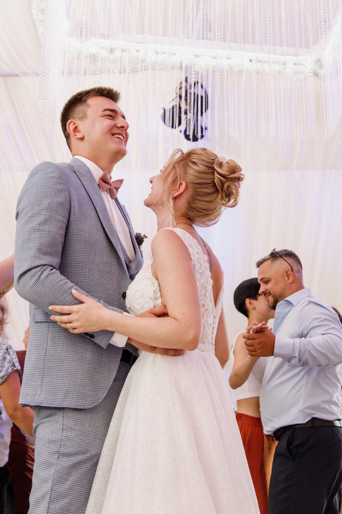 Свадьбы. Фотостудия во Всеволожске. Подходит для всех творческих проектов