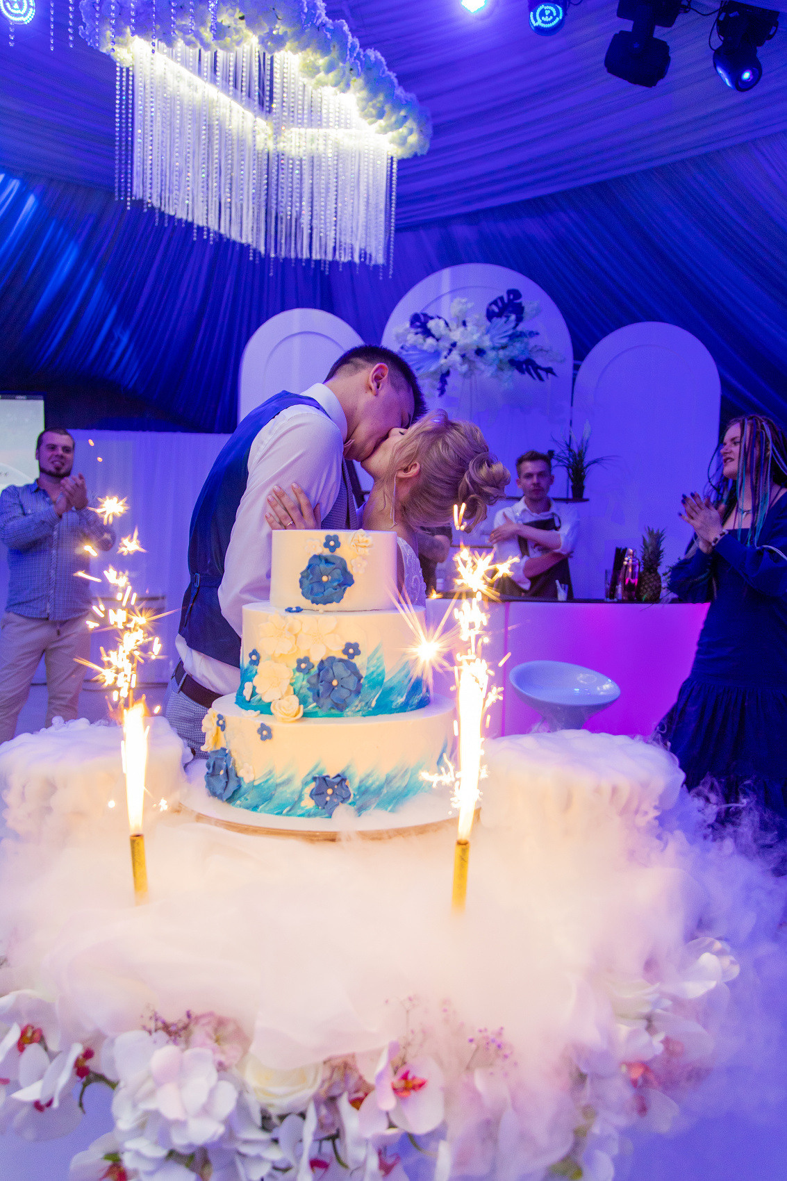 Свадьбы. Фотостудия во Всеволожске. Подходит для всех творческих проектов