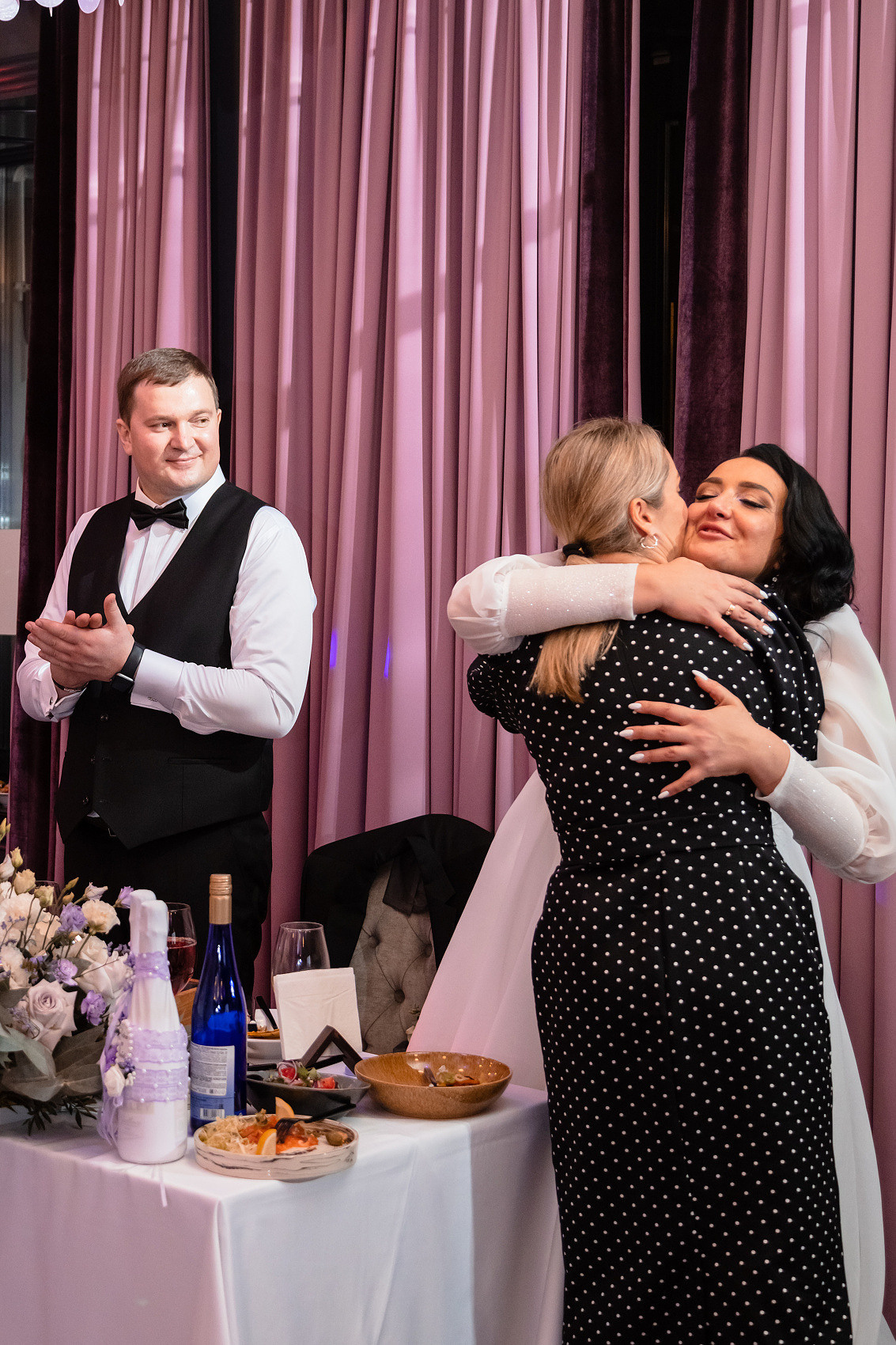 Свадьбы. Фотостудия во Всеволожске. Подходит для всех творческих проектов