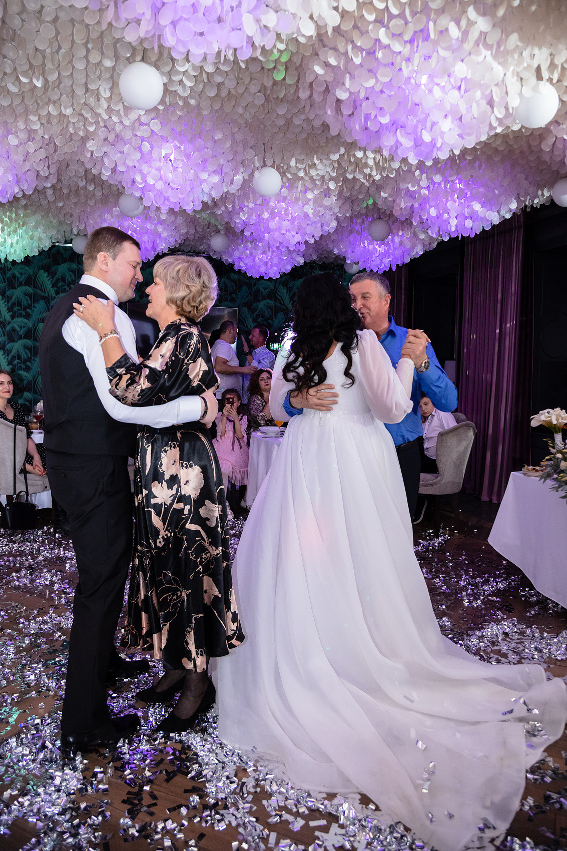 Свадьбы. Фотостудия во Всеволожске. Подходит для всех творческих проектов