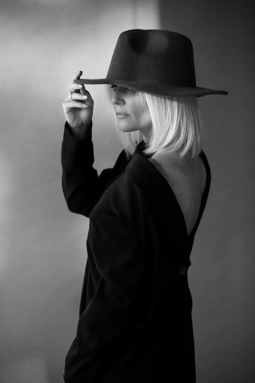 Портретный фотограф Ивона. Фотостудия во Всеволожске. Подходит для всех творческих проектов