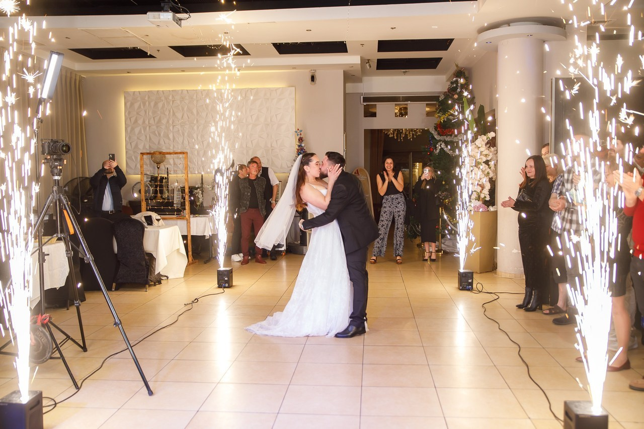 Feedback. Evgeny Pelevin. Photographer. Industry, reporting, weddings, portrait